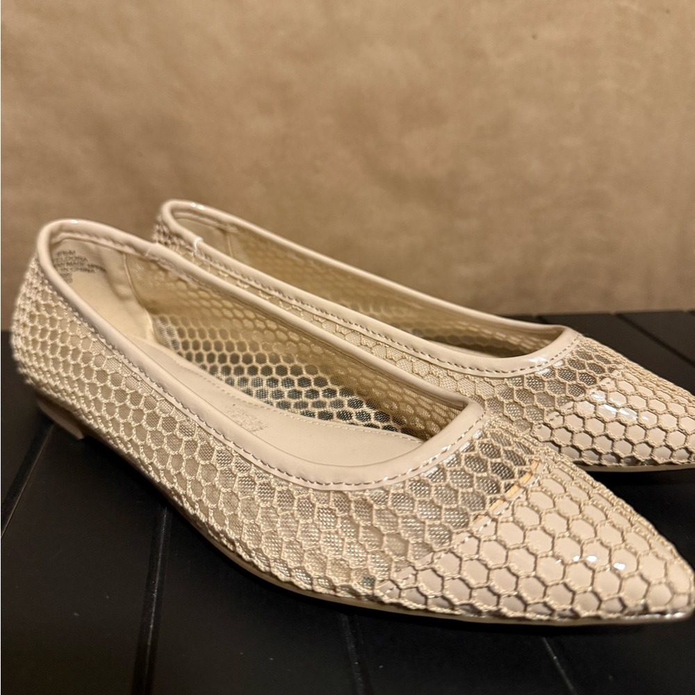 Marc Fisher Eldora Flat 6.5 pointed toe mesh loafer